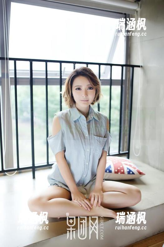 GIRLT果团网 - 旅拍资源不断，莫雅淇的每个‘不经意’都恰到好处