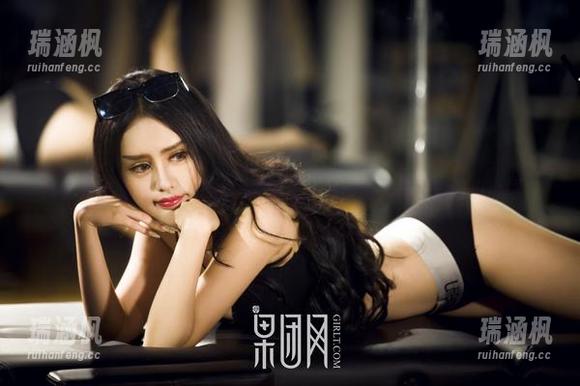 GIRLT果团网 - 黑丝的陈雅漫：私房合集里暗藏的小心思
