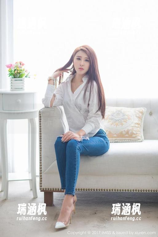 IMiss爱蜜社 - 黑丝与张思允Nice：写真里的小暗示，总让人想再看一遍