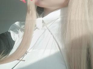 谁能抗拒K酱的蓝色泳装女仆？来，先瞧原图，再看图包