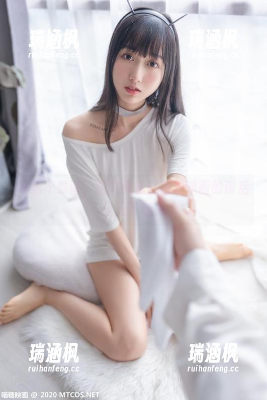 MTYH喵糖映画 私房不靠谱,清纯萝莉在喵糖映画的课后日光下迷失