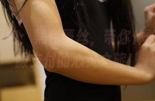 ROSI图包：黑色蕾丝，带你体验一场衣服支付的心灵之旅！