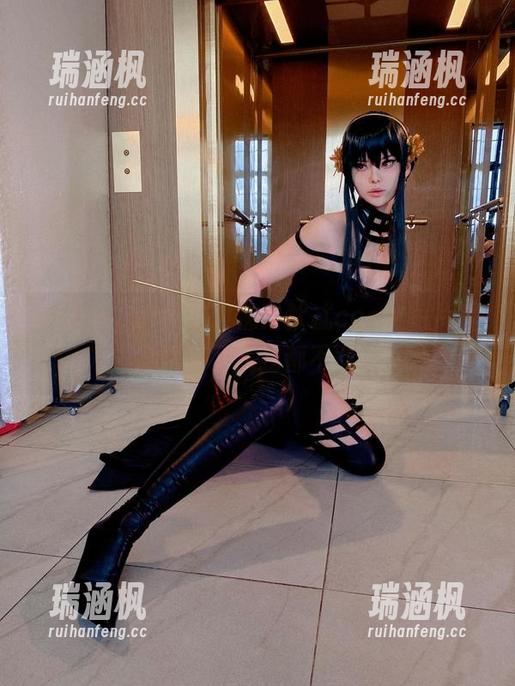 Vinnegal展现阿佛洛狄忒cos，图片质量太高了，我都不敢看