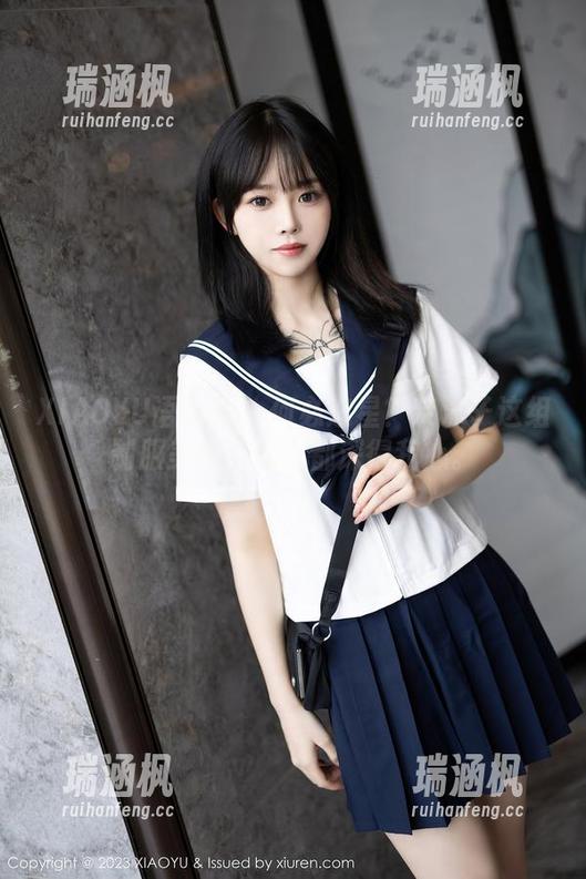 XIAOYU语画界 - 何必追星？奈沐子这组制服美图，照片都深得我心。
