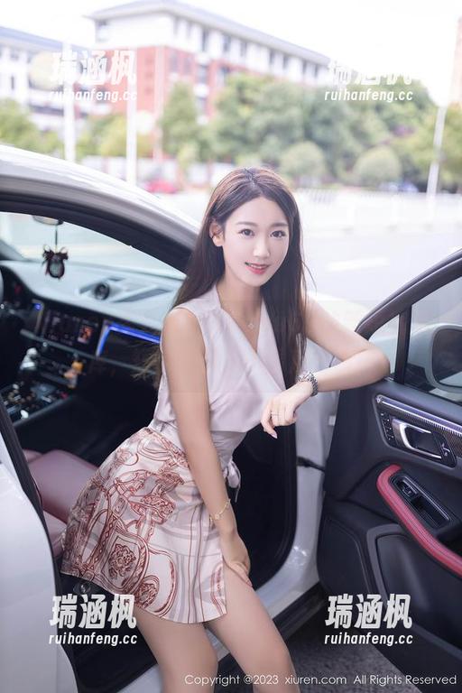 Xiuren秀人网 - lingyu69的新短裤图库，短小精悍，不看后悔哦！