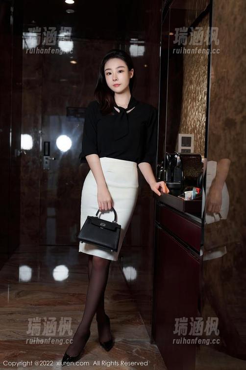 Xiuren秀人网 - 双笙Alina写真：厨娘上线，怎么看都有种美味在召唤！