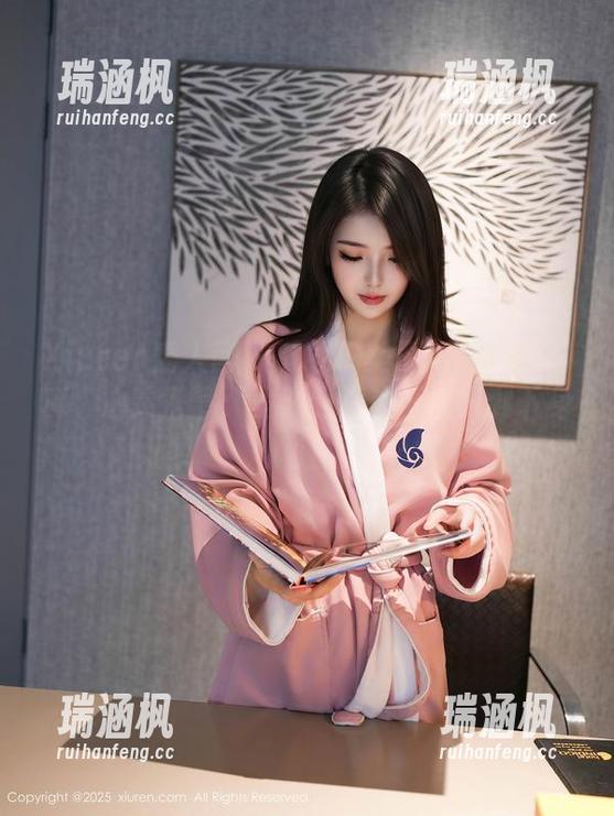 Xiuren秀人网 - 下载糯美子nini海边写真，心灵港湾，虽然到海边可能只剩下身材！