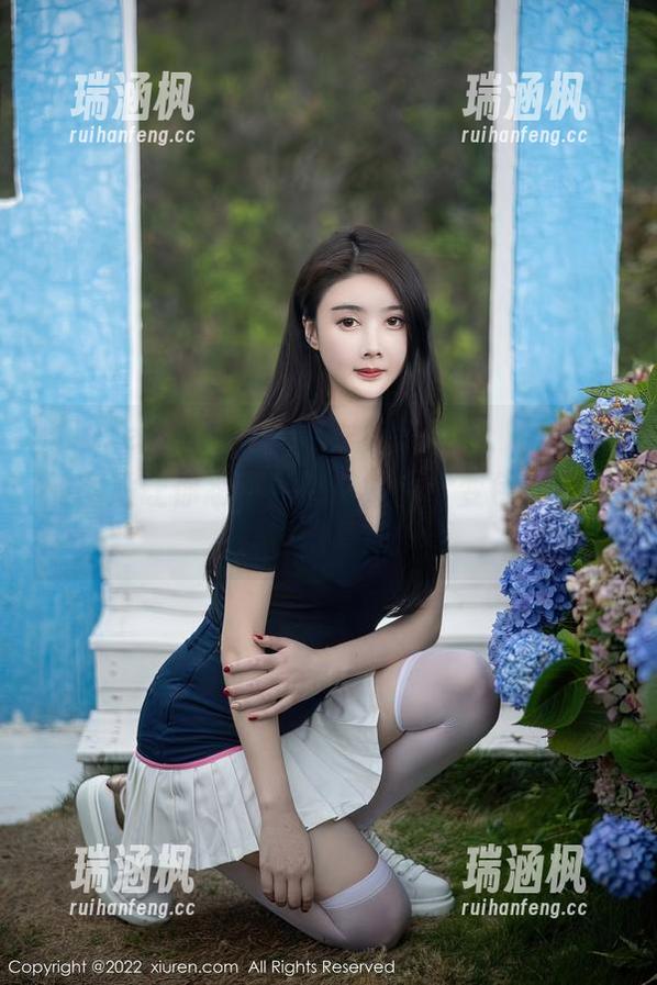 Xiuren秀人网 - 毛衣不是盖的，顾楚楚的图片让你忍不住想帮她拿个变色龙的内衣赠品！
