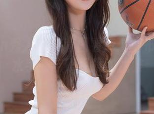 Xiuren秀人网 - 套图看点：麻布学妹的水手服与不经意的优雅
