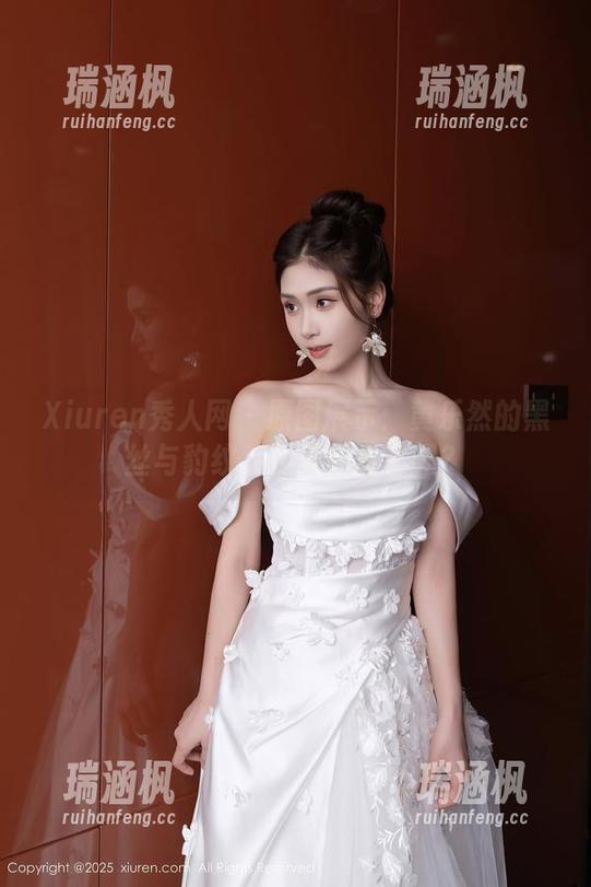 Xiuren秀人网 - 原图展示：黄乐然的黑丝与豹纹，今天你看了吗？