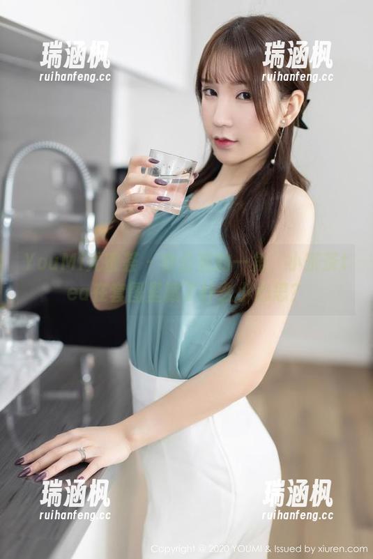 YouMi尤蜜荟 - 办公室的一角，小茶茶tea在套图里藏了什么小心思？