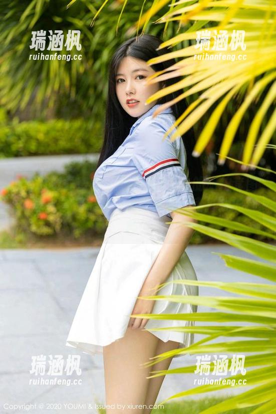 YouMi尤蜜荟 - 张思允Nice的旅拍套图：每一景都很美，但总被挑战者打扰的那种！