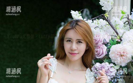 YouWu尤物馆 - Luffy菲菲的裸足写真：这些资源也能带来格外的享受，居然还真不错