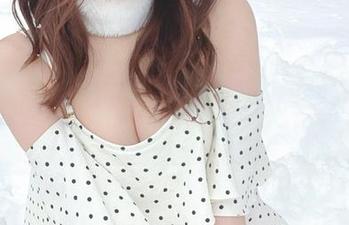 けん研的婚纱原图，甜得像棉花糖，融化在嘴里，唔