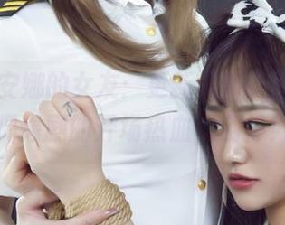 丽柜 - 安娜的女友：更新最新，原图如同偶像剧的开场热血，别停！