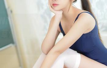 二佐Nisa精选户外写真集：草地上的我，和小草们上演了一场奇妙的“摔跤比赛”！