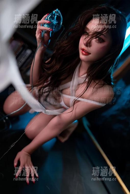 微密圈 - 私拍惊现！于芷晴的体操服能否开启‘宛如跳水冠军’的新心路历程？
