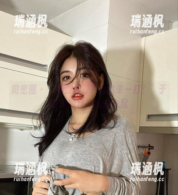 微密圈 - “免费资源？给我来一打！”于芷晴的自拍玩得飞起