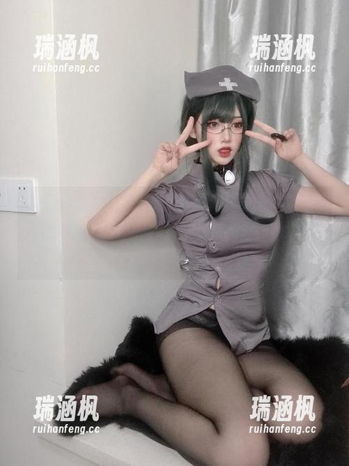 你们确信？你十七鸽的圣诞合集比圣诞老人还让人期待，壁纸来就送给你，赶紧装点你的手机吧！