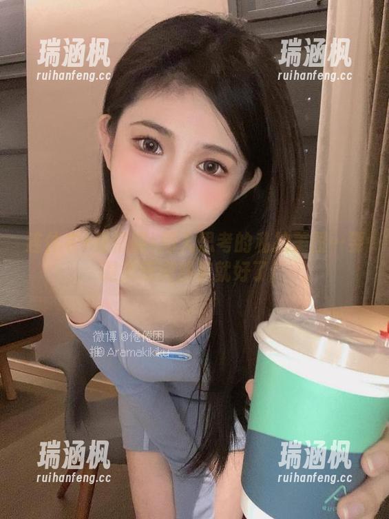 连体衣+倦倦喵=陷入思考的私拍美图…要是灵感突然来就好了！
