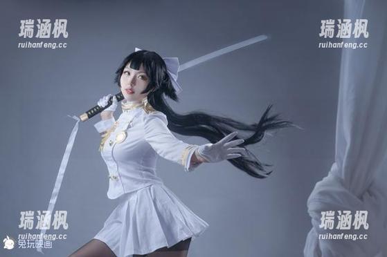 水手服JK在兔玩映画的图册里，有种魔力，原图让人忍不住想要乘风破浪，还能顺便打个螃蟹！