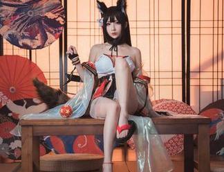 在泳池的凉凉子图集，谁说湿身就不能优雅？