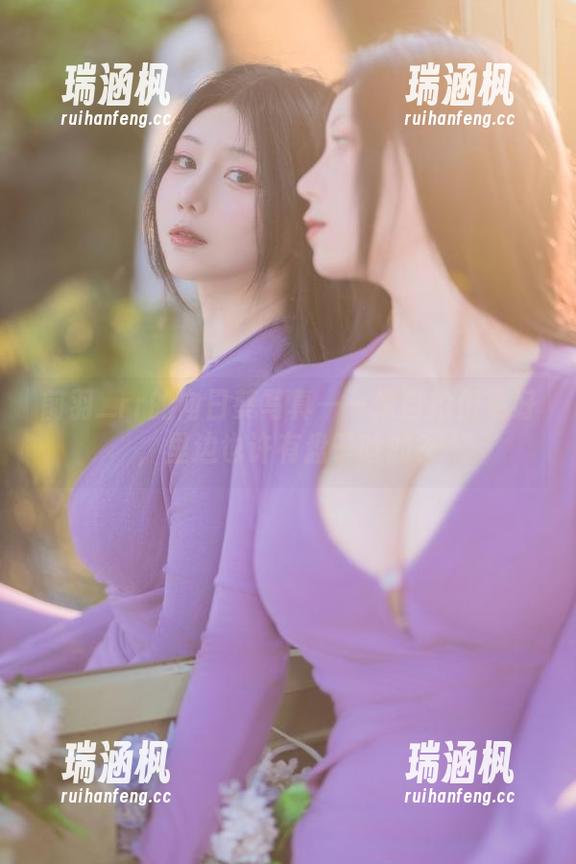 前羽_rr的向日葵写真——像自拍但更好，里边也许有盘子啥的？