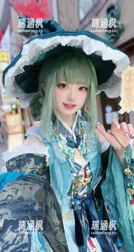 千阳快起床从不省钱的最新更新，甘雨cos的写真，果然是目光无法抗拒的！