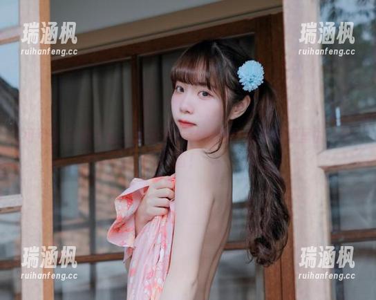 可可小白兔写真集大公开：体操服少女与我眼里的小宇宙！