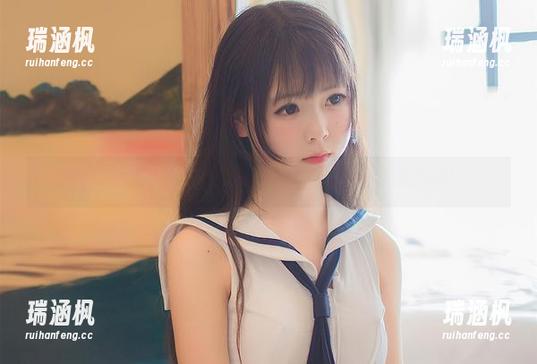 向小圆的连体衣美图，谁说身材是唯一？看这气场！