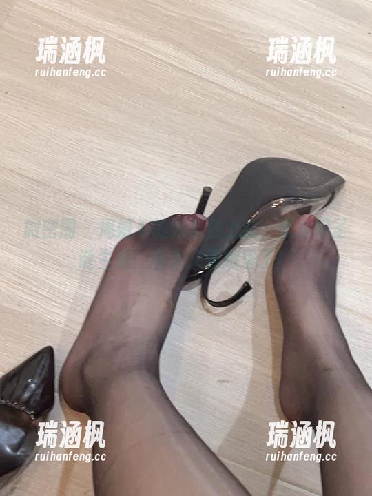 微密圈 - 周妍希的新图包上线，无水印圣诞主题，看来又要刷屏了！