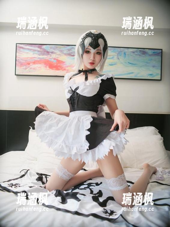 大梨子不是御姐的全套短裙，下载速度有如她的身材，快到让你手一抖！