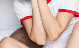 头条女神 - 刘瑾希的黑色午后，高清随意捕捉