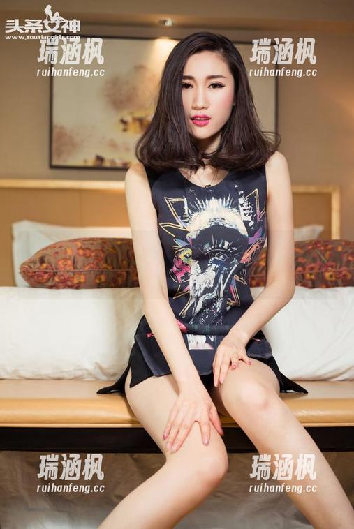 头条女神 - 筱溪的瑜伽套图：心灵净化还是眼睛受宠，NOONECARES！