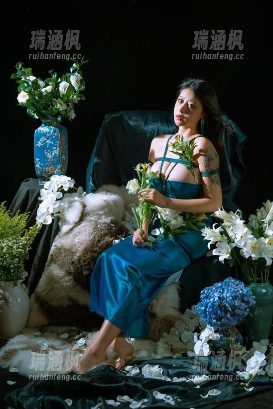 奈汐酱Nice写真：画面太美，我是时候认清，自己才是猫。