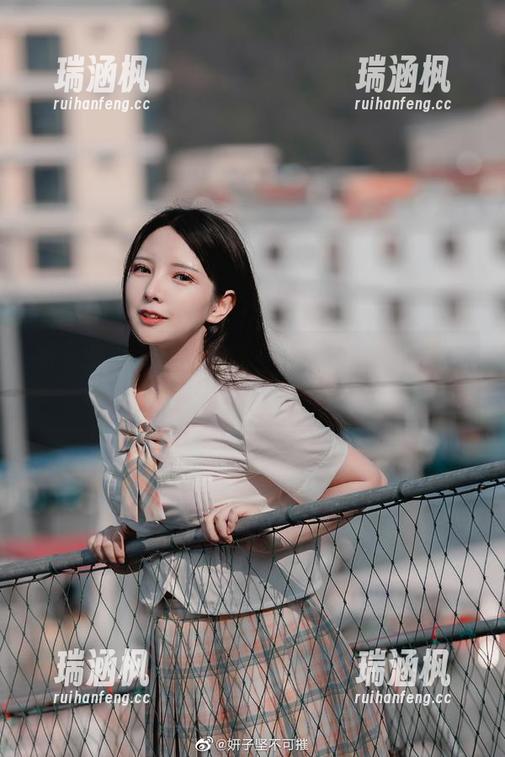 妍子坚不可摧的棉袜私拍大赏，难道是要我们一同入袜？