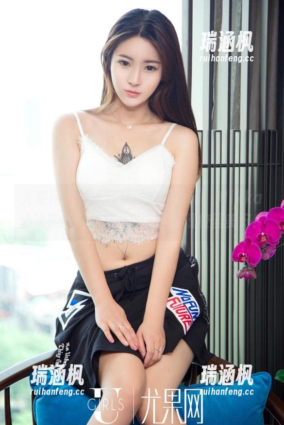 尤果网 - 让人捧腹的校服戏码，Mikka涵涵最新图集，一区二区再现校园美好！
