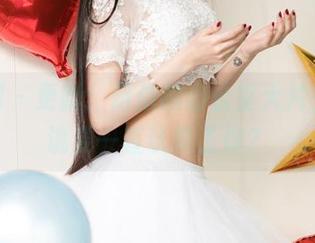 尤果网 - 更新：研依的办公室大片，谁在说要一直认真工作？