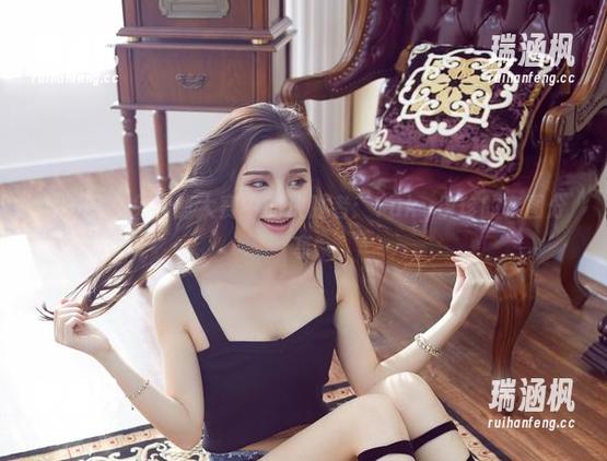 尤物馆 - 兔女郎大赛中的决胜者：Yuky伊珍的套图分享