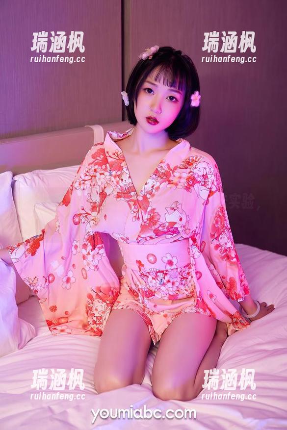 尤蜜荟 - 图集更新：黄乐然的棉袜实验，个中滋味你得亲自来踩一脚！