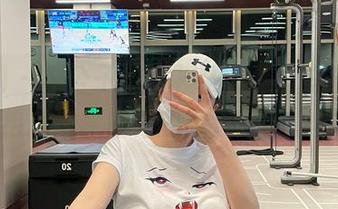 微密圈 - 左公子666视频合集，总有那么几组精选套图让我想直接下载了！