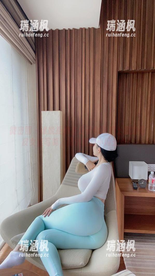 微密圈 - 谁能拒绝左公子666护士款的俏皮女娃写真，精选里的小闪光点！