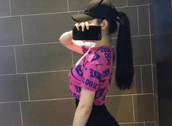 微密圈 - 左公子666红色套装合集，果然是要把眼球都吸过来，能不能稍微低调点？