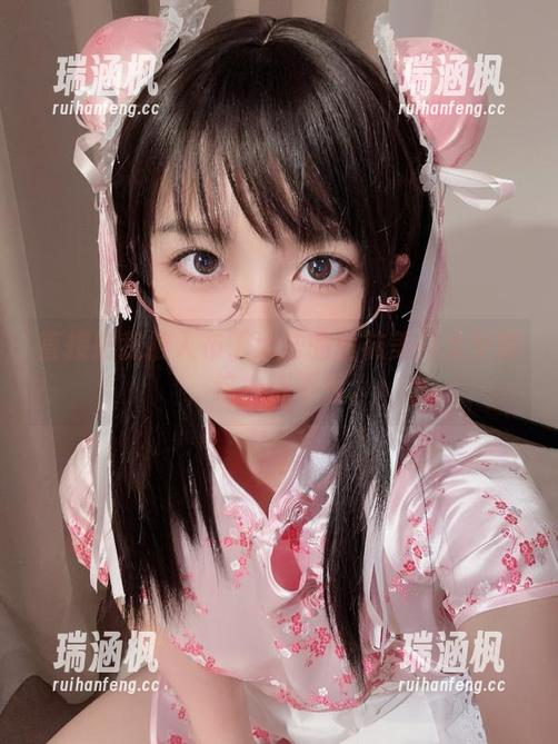 直接把我推入布丁大法的丝袜美图大奖赛，这一波不亏。
