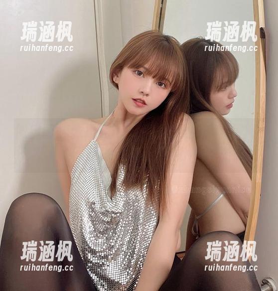 微密圈 - 张思允nice的居家私房美图，避开家务的同时也透着点“小懒惰”哈哈。