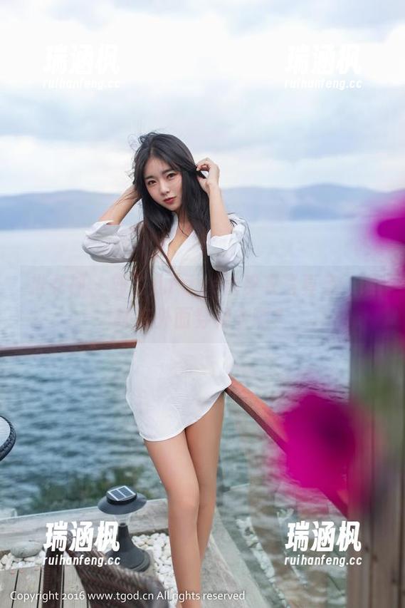 推女神 - 刘飞儿Faye的皮衣写真集：谁还在外面穿棉衣啊？
