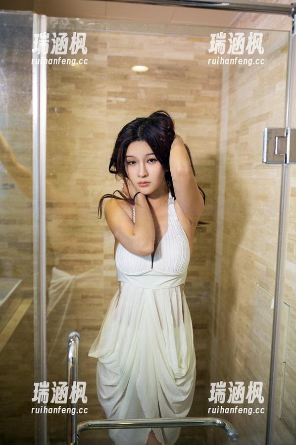 推女郎 - 当娜露的原图里毫无修饰时，秘密也随之漫洒。