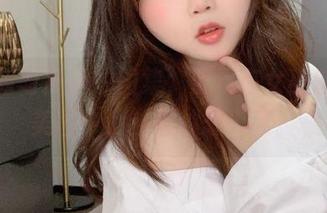 是依酱呀展示的图集，沉浸在女巫魅力的美图中，越看越想入迷。
