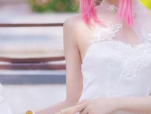 看木绵绵OwO的圣诞写真图册，设计师是拿了多少咖啡才选的这些颜色？