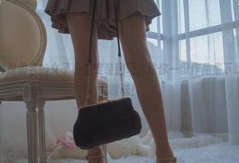 木花琳琳是勇者的女子校生变装密码，送你一份作品集下载，私密又暧昧！